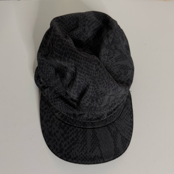Lululemon Black Patterned Cap - Picture 1 of 5